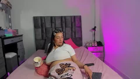 Perla online show from January 14, 6:54 am