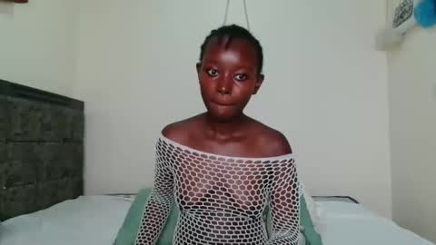 essypetite online show from December 13, 7:53 pm