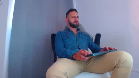 esteban online show from January 30, 8:31 pm