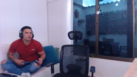 ESTEBAN online show from March 5, 8:32 pm