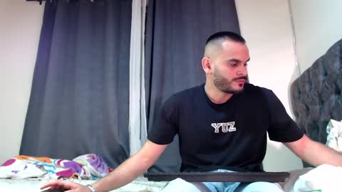 Snapshot of esteban_fer chatting on February 19, 2:12 am Esteban Fernandez online show from February 19, 2:12 am