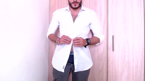 Snapshot of esteban_fer chatting on January 23, 9:50 pm Esteban Fernandez online show from January 23, 9:50 pm