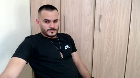 Snapshot of esteban_fer chatting on February 6, 3:16 am Esteban Fernandez online show from February 6, 3:16 am