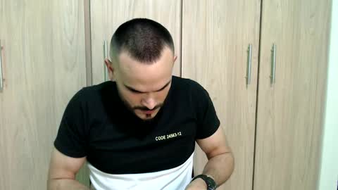 Snapshot of esteban_fer chatting on February 26, 4:41 am Esteban Fernandez online show from February 26, 4:41 am