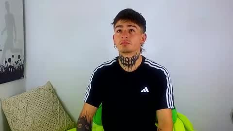 Esteban independent model online show from March 5, 10:22 am