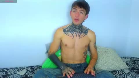 Esteban independent model online show from July 23, 6:27 pm