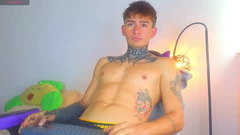 Esteban independent model online show from January 13, 2:14 pm