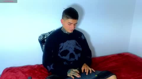 Esteban independent model online show from April 21, 1:18 pm