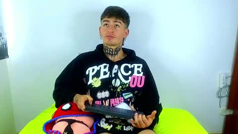 Esteban independent model online show from March 4, 1:38 pm