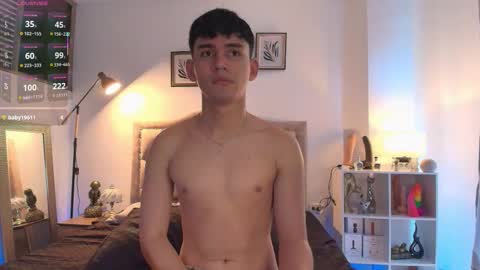 Esteban online show from October 25, 1:11 pm