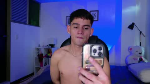 Esteban online show from April 22, 11:17 am