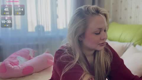 Estella online show from February 4, 7:01 am