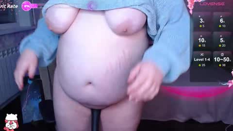 Snapshot of estelle_hicks chatting on September 30, 7:35 pm estelle_hicks online show from September 30, 7:35 pm