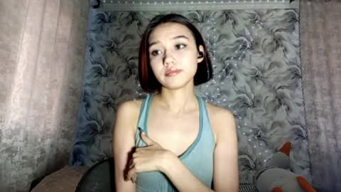 estellekirbo online show from April 4, 2:02 pm