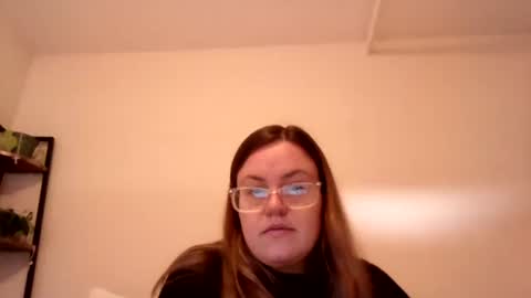 Esther online show from June 3, 3:28 pm