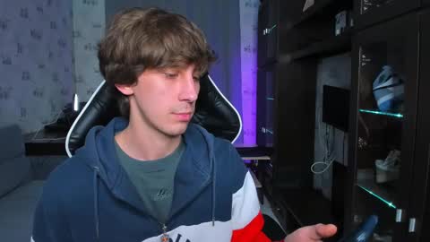 Snapshot of esthetics_boys chatting on February 26, 8:36 pm LOUIS online show from February 26, 8:36 pm