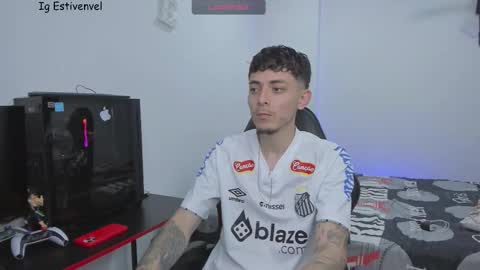 estivenvel online show from March 9, 11:09 pm