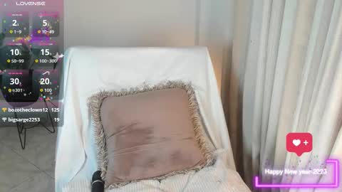 Snapshot of estrellah__ chatting on October 11, 6:07 am - E S T R E L L A  M I L F - online show from October 11, 6:07 am