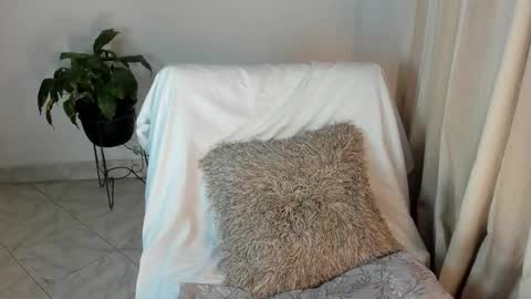 Snapshot of estrellah__ chatting on September 25, 4:41 am - E S T R E L L A  M I L F - online show from September 25, 4:41 am