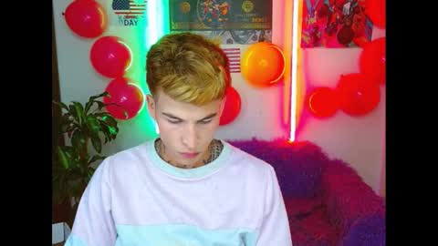 Snapshot of estrellita__jordan chatting on February 16, 1:36 am JORDAN online show from February 16, 1:36 am