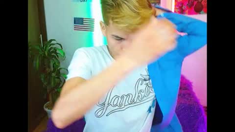 Snapshot of estrellita__jordan chatting on January 19, 1:53 am JORDAN online show from January 19, 1:53 am