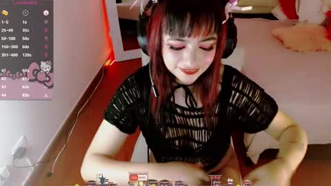 Snapshot of eternal_moonqs chatting on October 9, 8:03 pm Moon online show from October 9, 8:03 pm