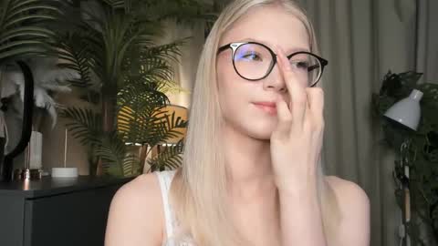 Natalie online show from November 27, 5:59 am