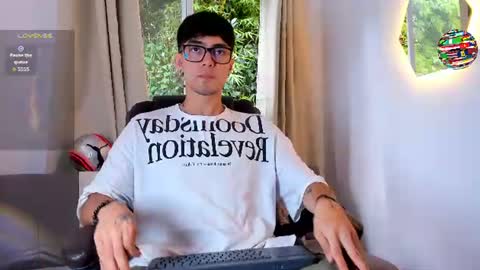 etham_wolf1 online show from July 4, 6:11 pm