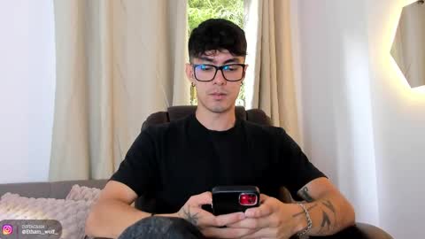 etham_wolf1 online show from May 16, 5:55 pm