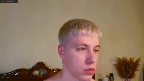 Ethan online show from March 13, 2:37 am