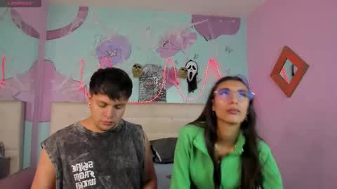Snapshot of ethan_n_abby chatting on October 22, 3:53 am Ethan N Abby online show from October 22, 3:53 am