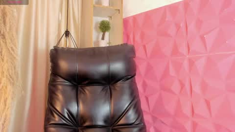 Ethan online show from April 18, 11:34 am