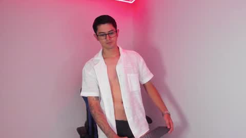 ETHAN SAI online show from January 11, 6:33 pm