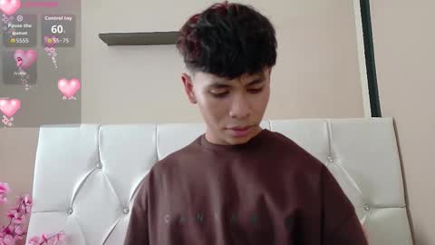 Snapshot of ethan_westt chatting on October 27, 8:53 pm Ethan online show from October 27, 8:53 pm