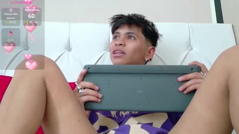 Snapshot of ethan_westt chatting on October 29, 9:04 pm Ethan online show from October 29, 9:04 pm