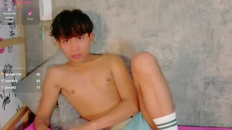Ethan online show from May 22, 11:00 pm