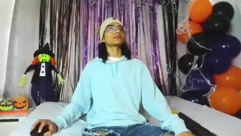 ethanblackwoodd online show from October 28, 7:37 pm