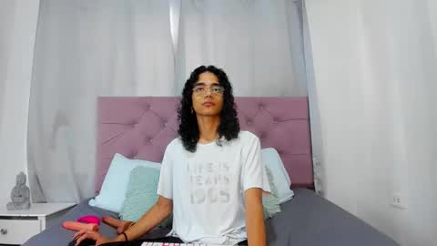 ethanblackwoodd online show from February 16, 9:02 pm