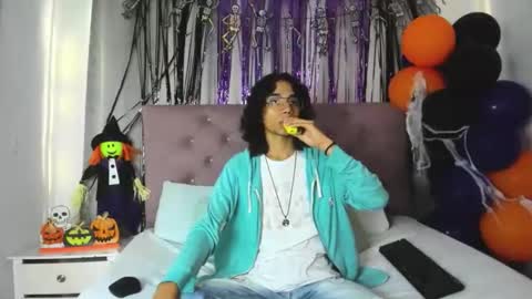 ethanblackwoodd online show from October 29, 9:04 pm