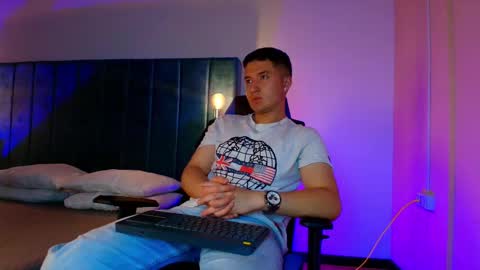 ethanconnor_ online show from October 26, 2:34 am