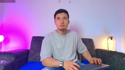 ethanconnor_ online show from March 28, 12:17 pm