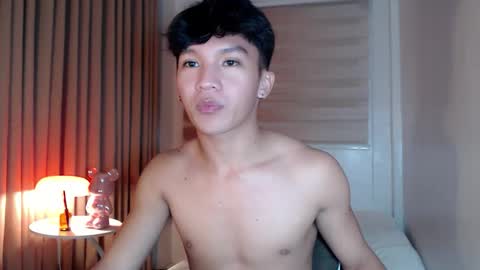 Rey online show from April 15, 7:58 pm