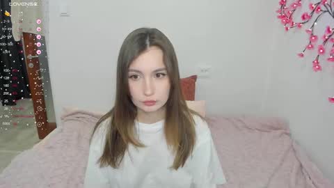 Veronica Tiia Lilith left to right online show from February 11, 12:47 am