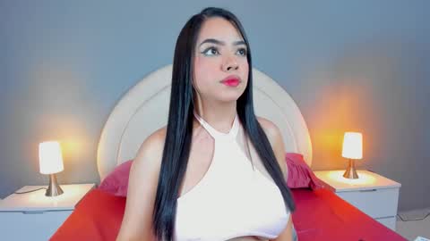 EVA  online show from November 8, 12:30 pm