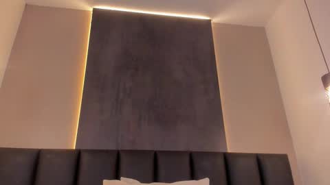 EVA DAEMON  online show from January 8, 5:30 pm