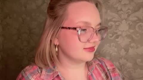 Snapshot of eva_kittenn chatting on September 19, 6:55 pm eva_kittenn online show from September 19, 6:55 pm