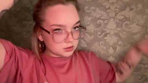 Snapshot of eva_kittenn chatting on October 2, 7:23 pm eva_kittenn online show from October 2, 7:23 pm