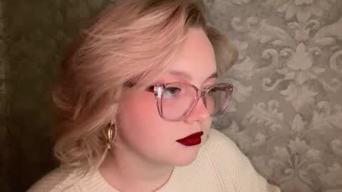 Snapshot of eva_kittenn chatting on September 17, 10:35 pm eva_kittenn online show from September 17, 10:35 pm