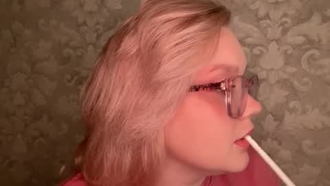 Snapshot of eva_kittenn chatting on September 22, 8:24 pm eva_kittenn online show from September 22, 8:24 pm