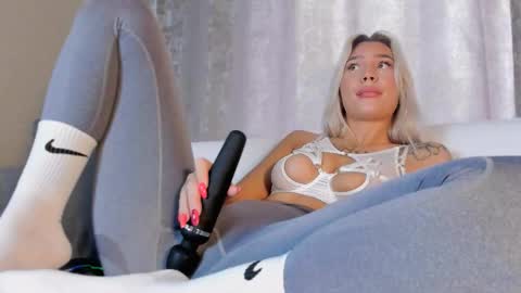 Snapshot of eva_re chatting on October 20, 9:47 am Eva online show from October 20, 9:47 am